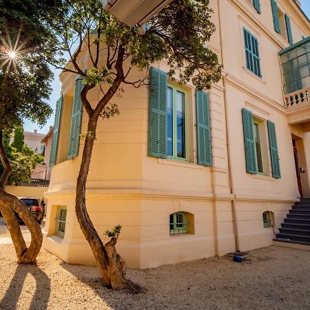 Banana'S Camp Hostel Cannes Luaran gambar