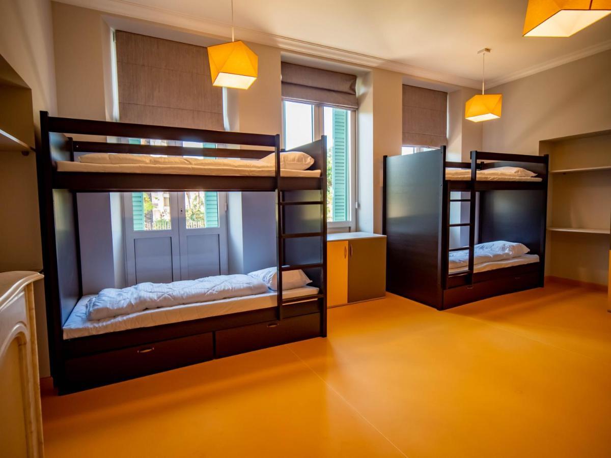 Banana'S Camp Hostel Cannes Luaran gambar