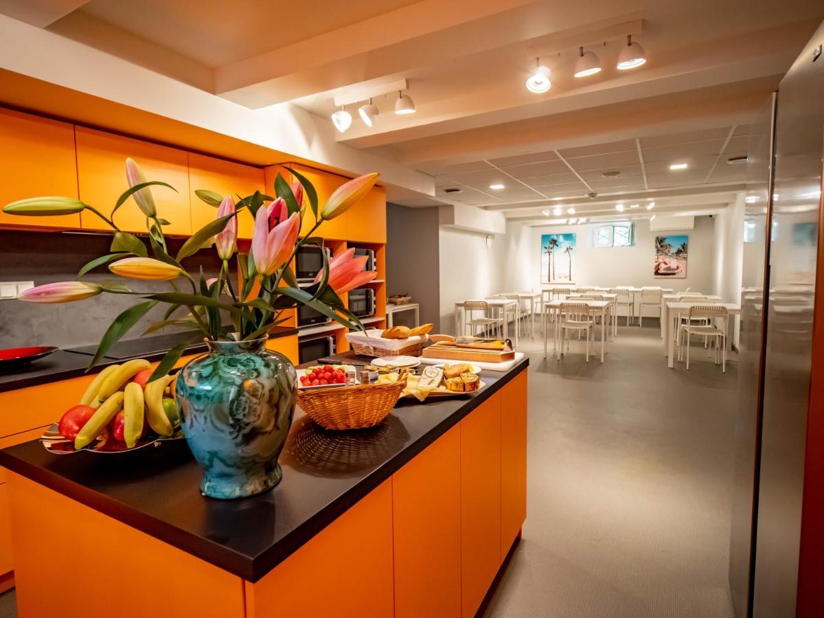 Banana'S Camp Hostel Cannes Luaran gambar