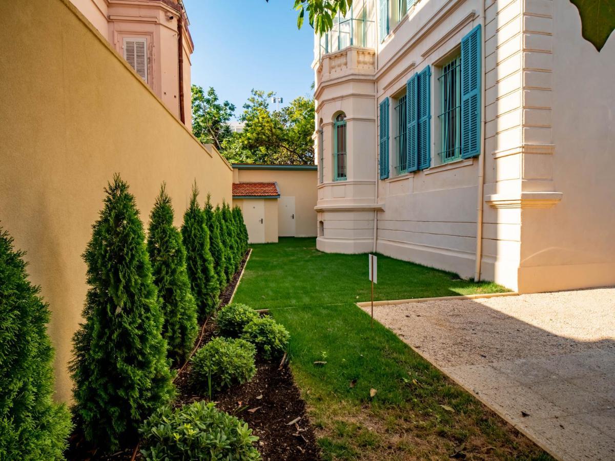 Banana'S Camp Hostel Cannes Luaran gambar