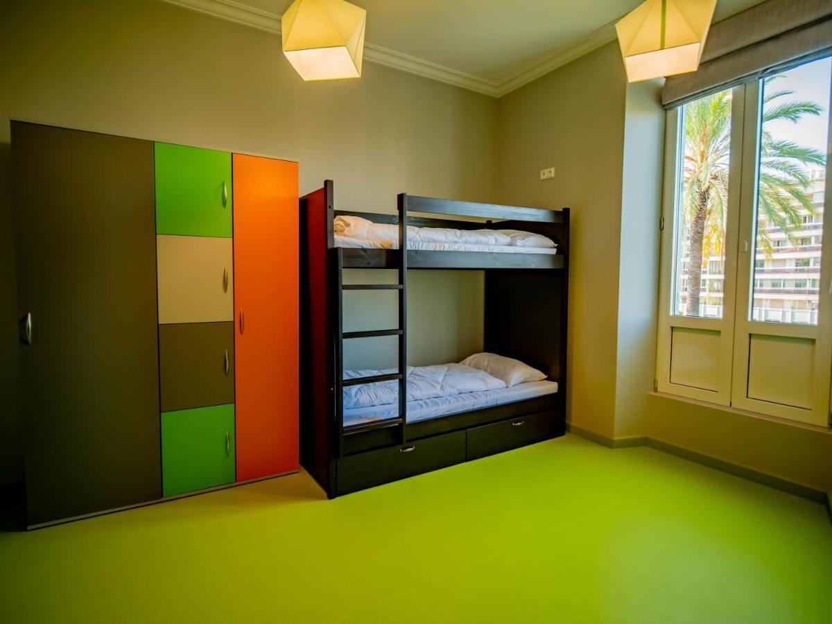 Banana'S Camp Hostel Cannes Luaran gambar
