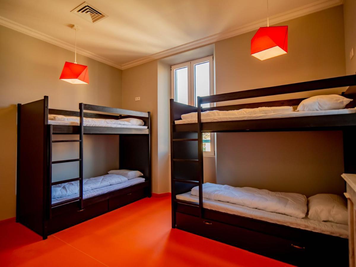 Banana'S Camp Hostel Cannes Luaran gambar